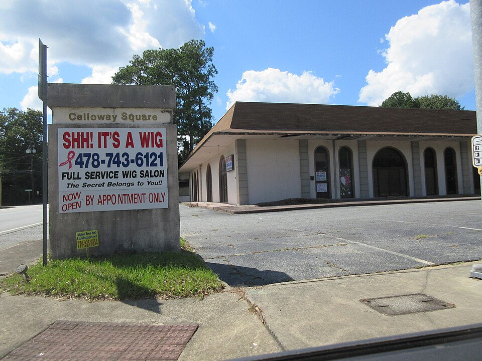 Macon — local market for mobile commerce apps