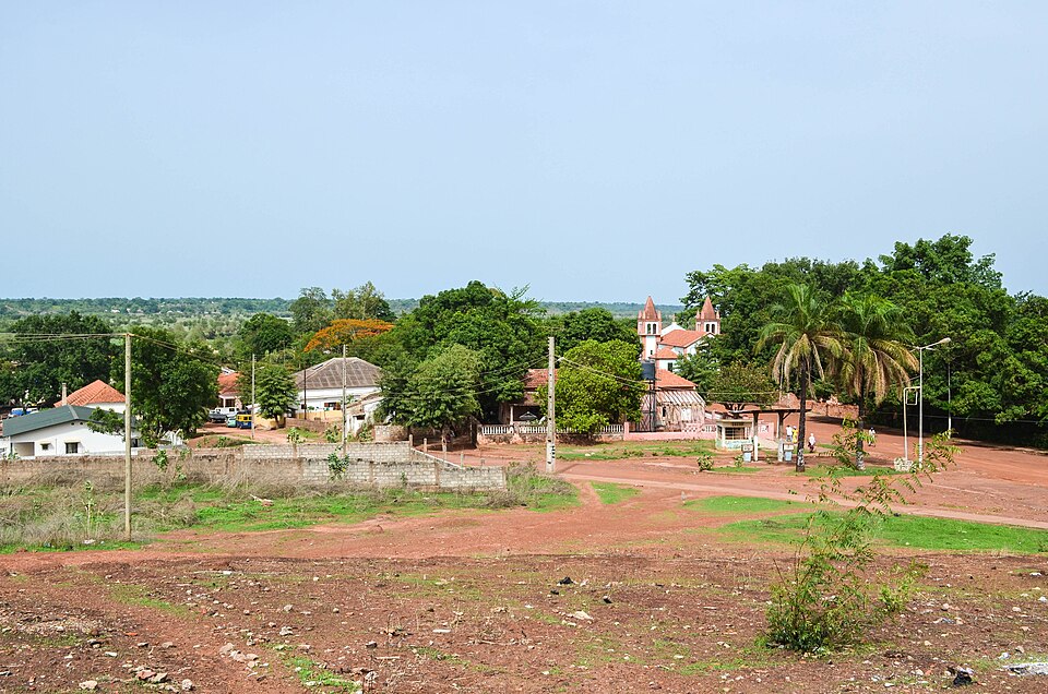 Bafatá — local market for online stores