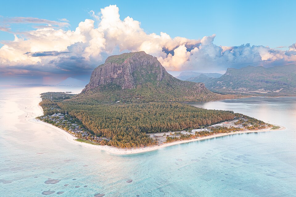 Mauritius — subscription and membership platforms for local businesses