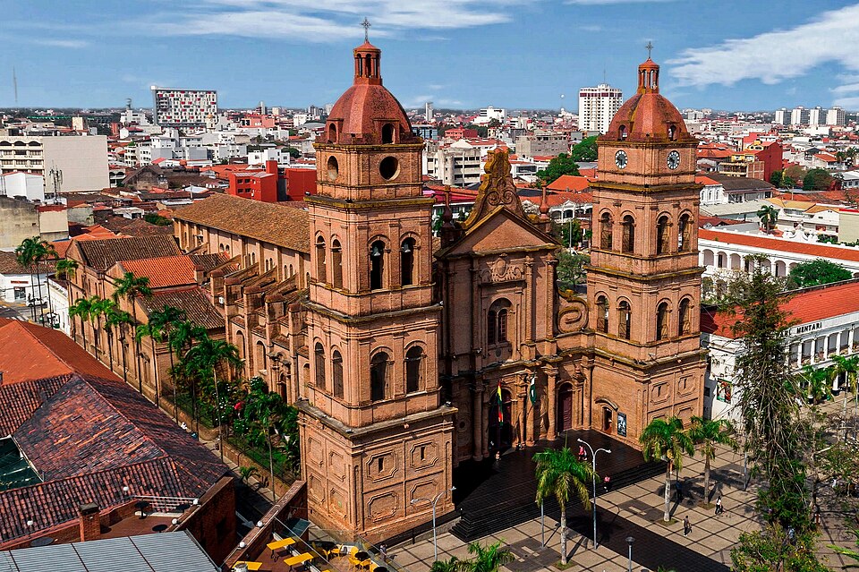 Santa Cruz de la Sierra — manufacturer and distributor portals for local businesses