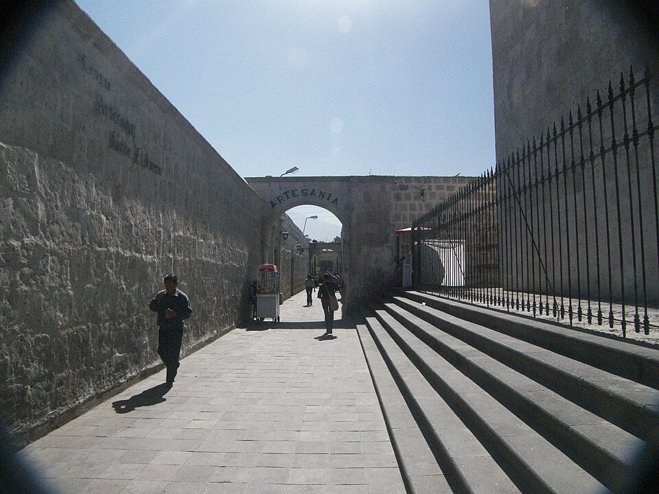 Arequipa — local market for international and multi-region stores