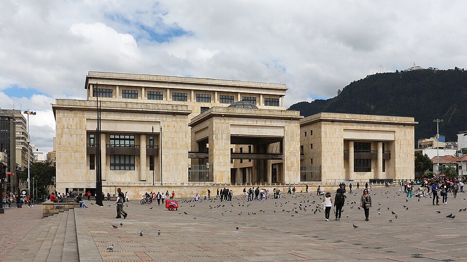 Bogotá — local market for manufacturer and distributor portals