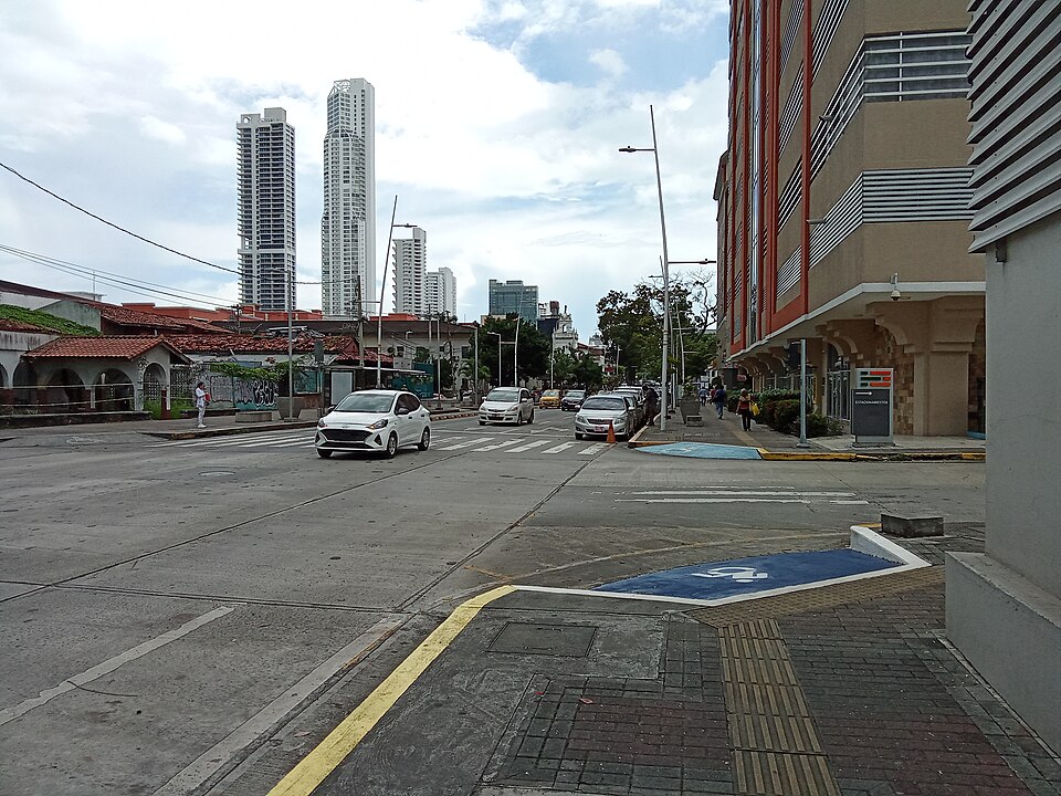 Panama City — manufacturer and distributor portals for local businesses