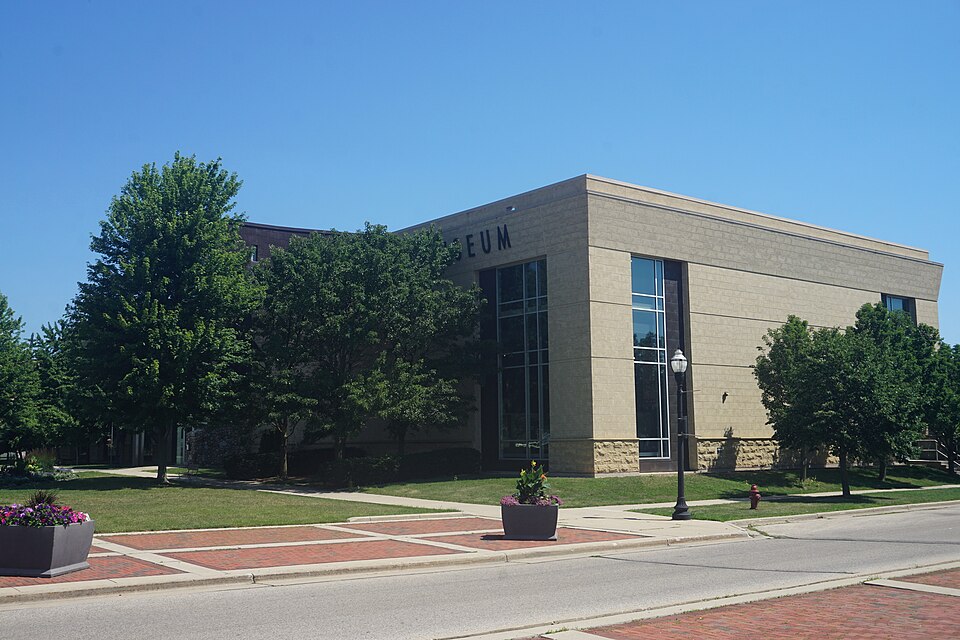 Kenosha — international and multi-region stores for local businesses