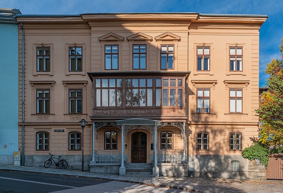 Linz — manufacturer and distributor portals for local businesses