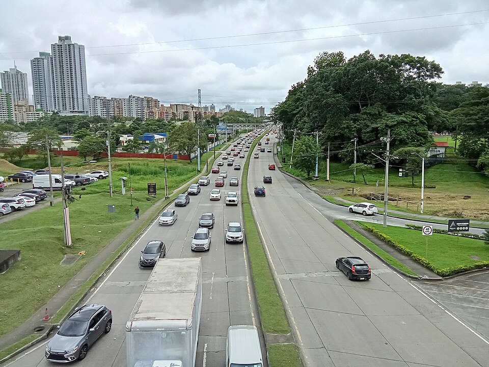 Panama City — local market for custom e-commerce platforms