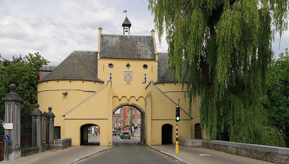 Bruges — service booking platforms for local businesses