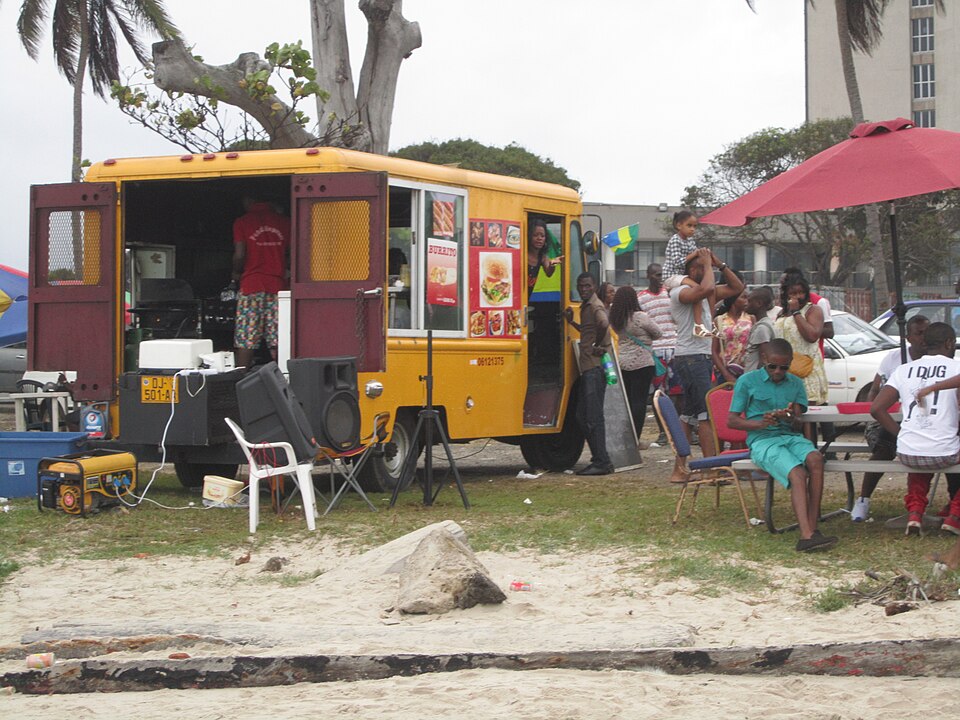 Libreville — manufacturer and distributor portals for local businesses