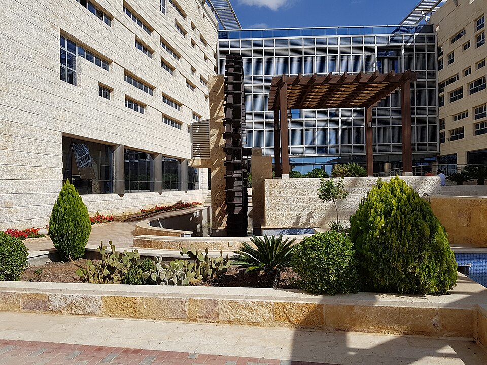 Madaba — local market for international and multi-region stores