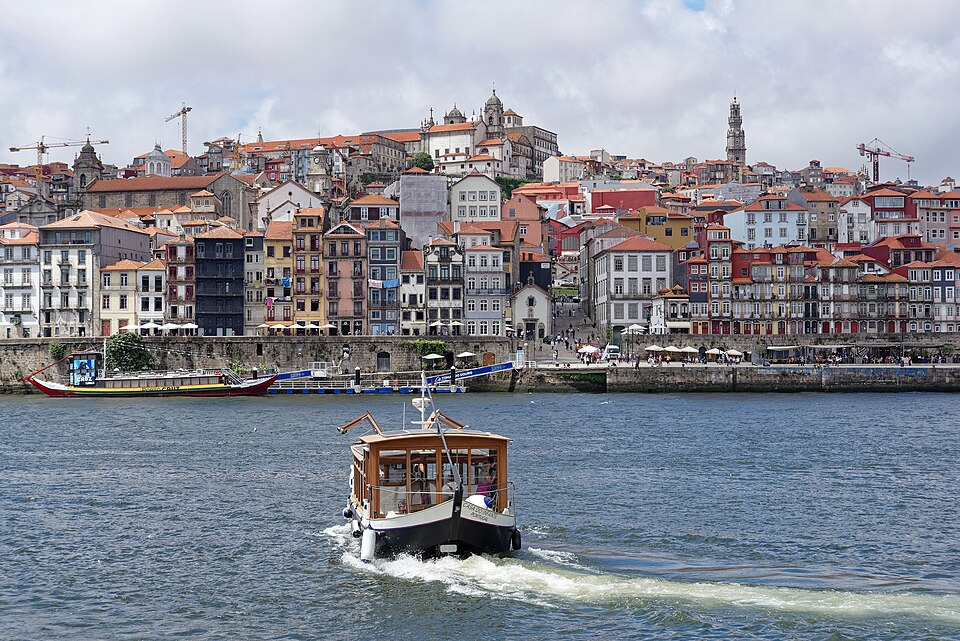 Porto — manufacturer and distributor portals for local businesses