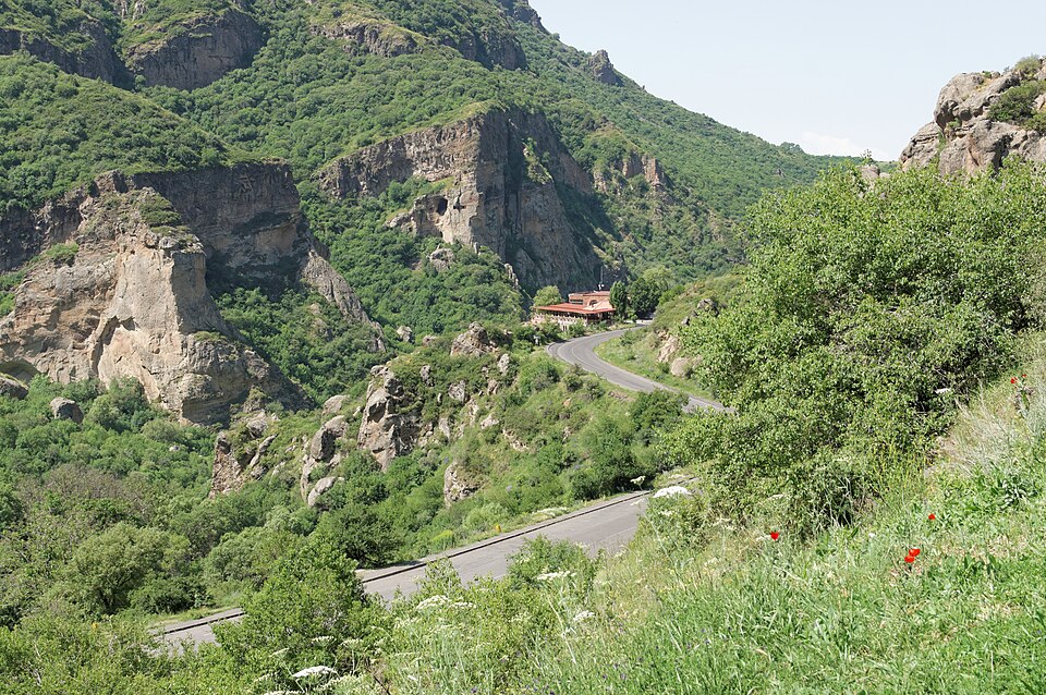Armenia — local market for manufacturer and distributor portals