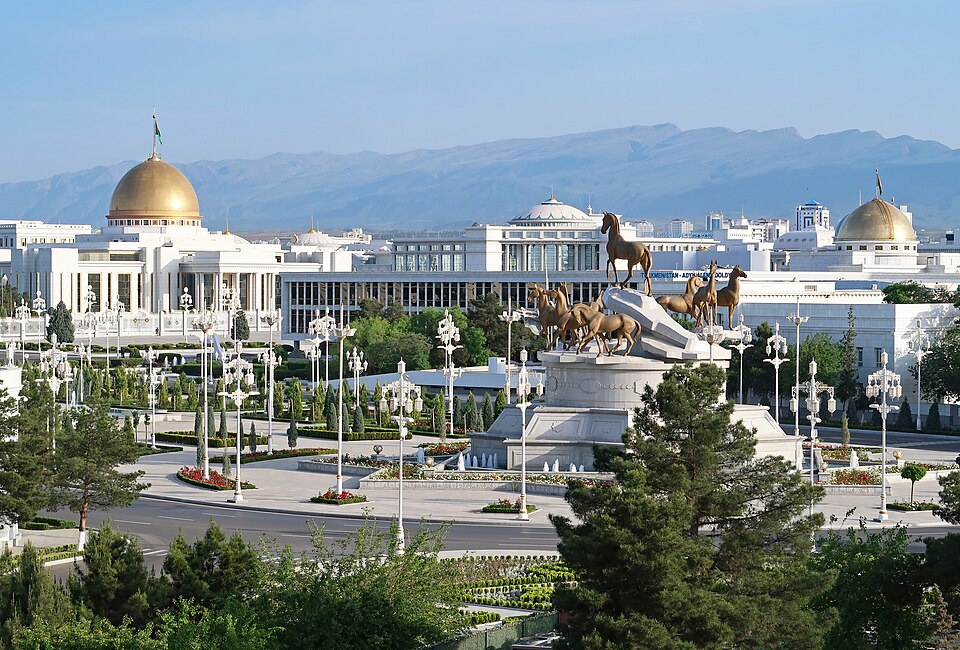 Ashgabat — local market for online stores