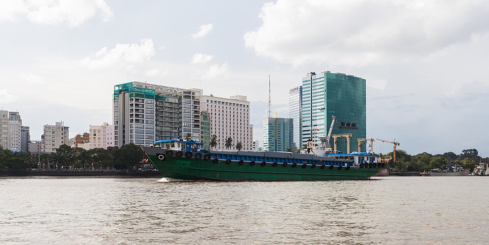 Hai Phong — international and multi-region stores for local businesses