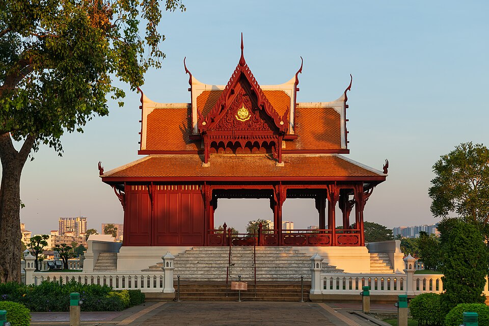 Bangkok — local market for service booking platforms