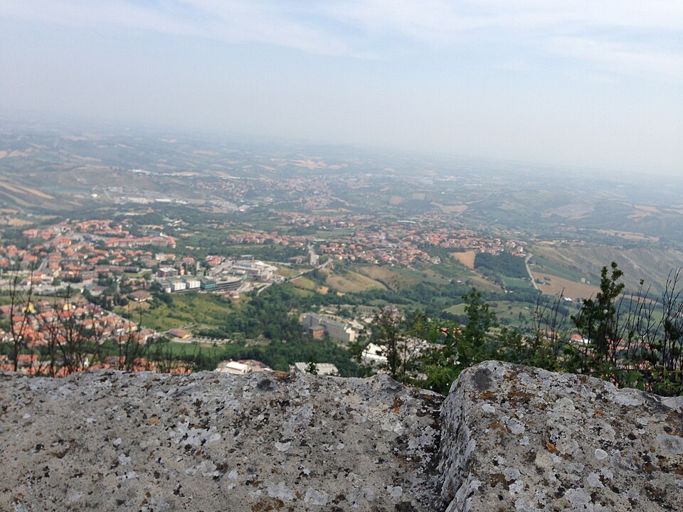 City of San Marino — local market for manufacturer and distributor portals