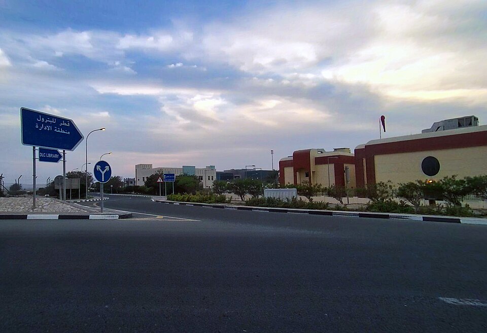 Dukhan — local market for manufacturer and distributor portals