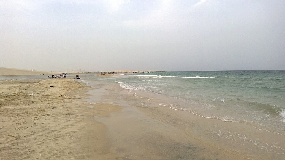 Al Wakrah — manufacturer and distributor portals for local businesses