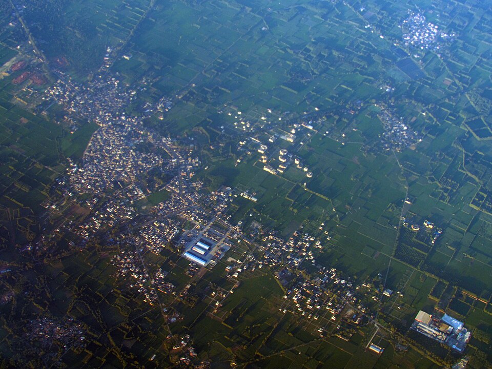 Bilaspur — local market for custom e-commerce platforms