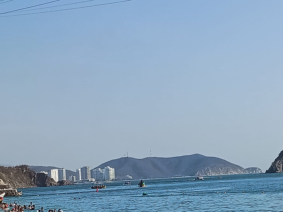 Santa Marta — local market for manufacturer and distributor portals
