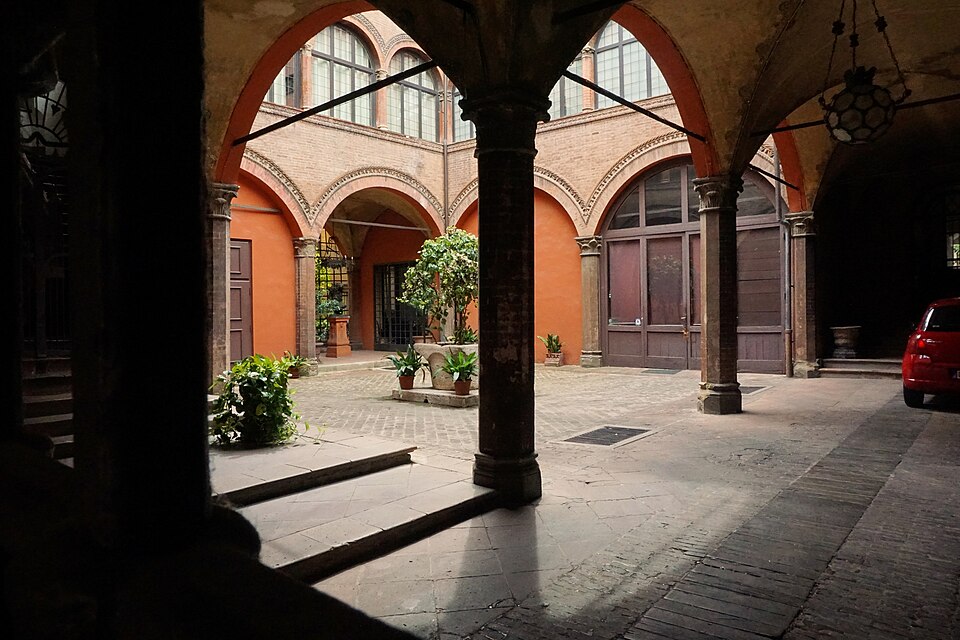 Bologna — custom e-commerce platforms for local businesses