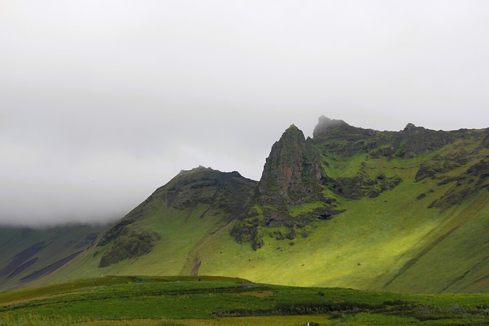 Iceland — manufacturer and distributor portals for local businesses