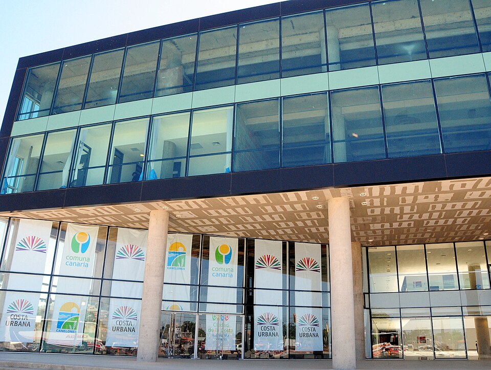 Ciudad de la Costa — service booking platforms for local businesses