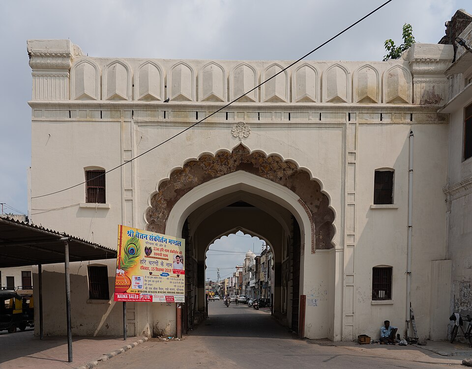Patiala — local market for mobile commerce apps