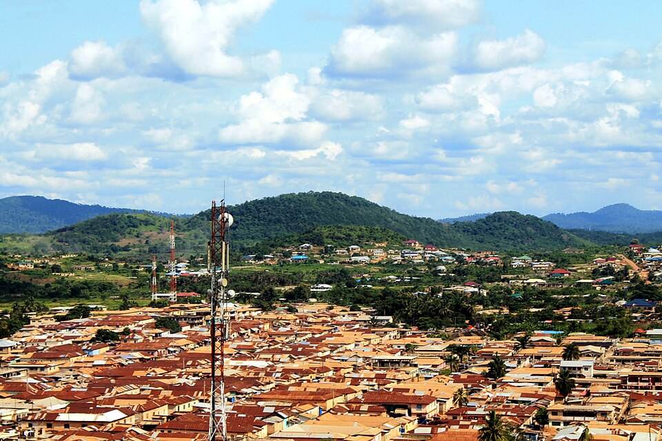 Obuasi — local market for online stores
