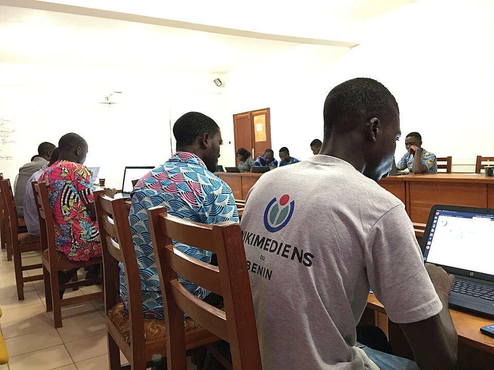 Abomey-Calavi — multi-vendor marketplaces for local businesses