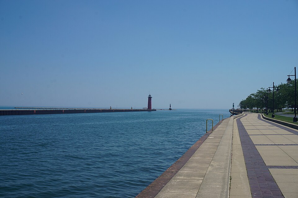 Kenosha — manufacturer and distributor portals for local businesses
