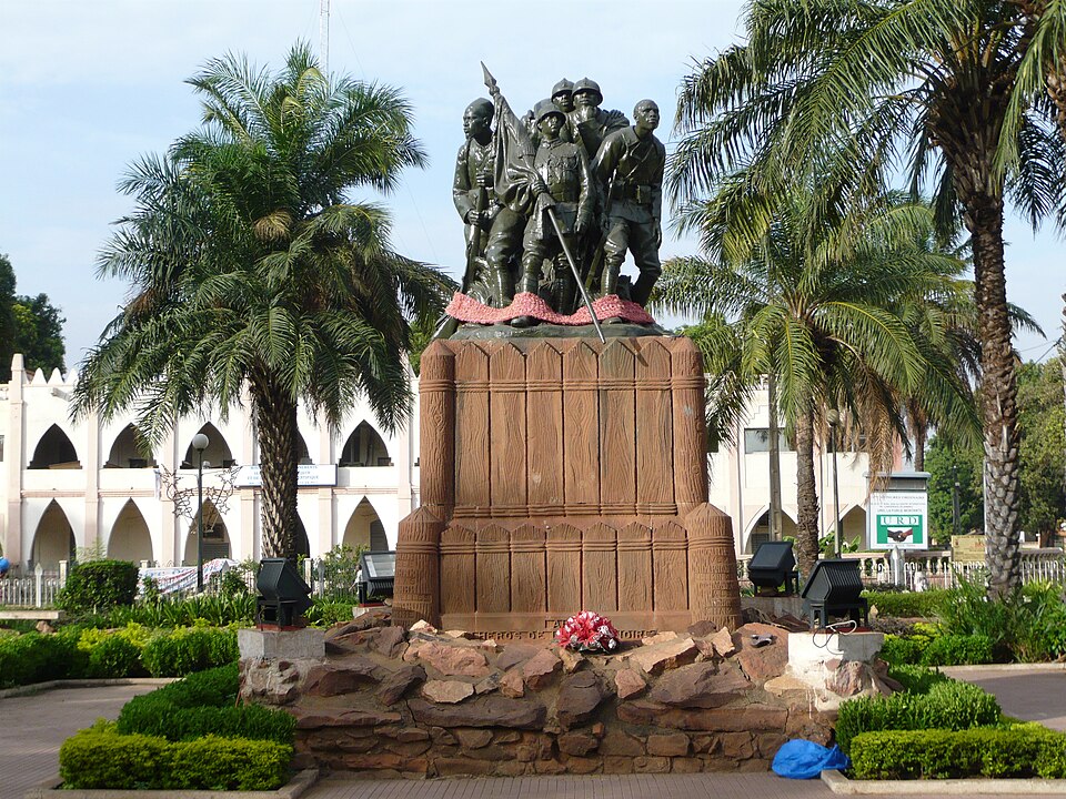 Bamako — local market for online stores