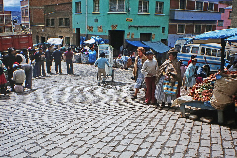 La Paz — local market for multi-vendor marketplaces