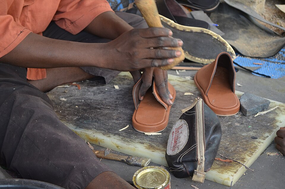 Maroua — manufacturer and distributor portals for local businesses