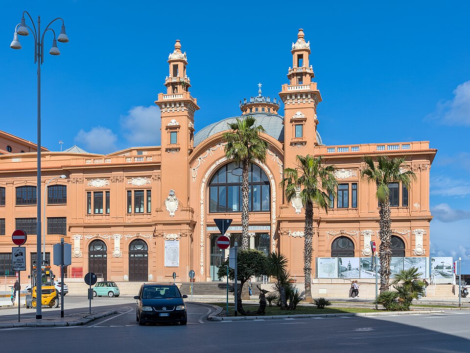 Bari — manufacturer and distributor portals for local businesses