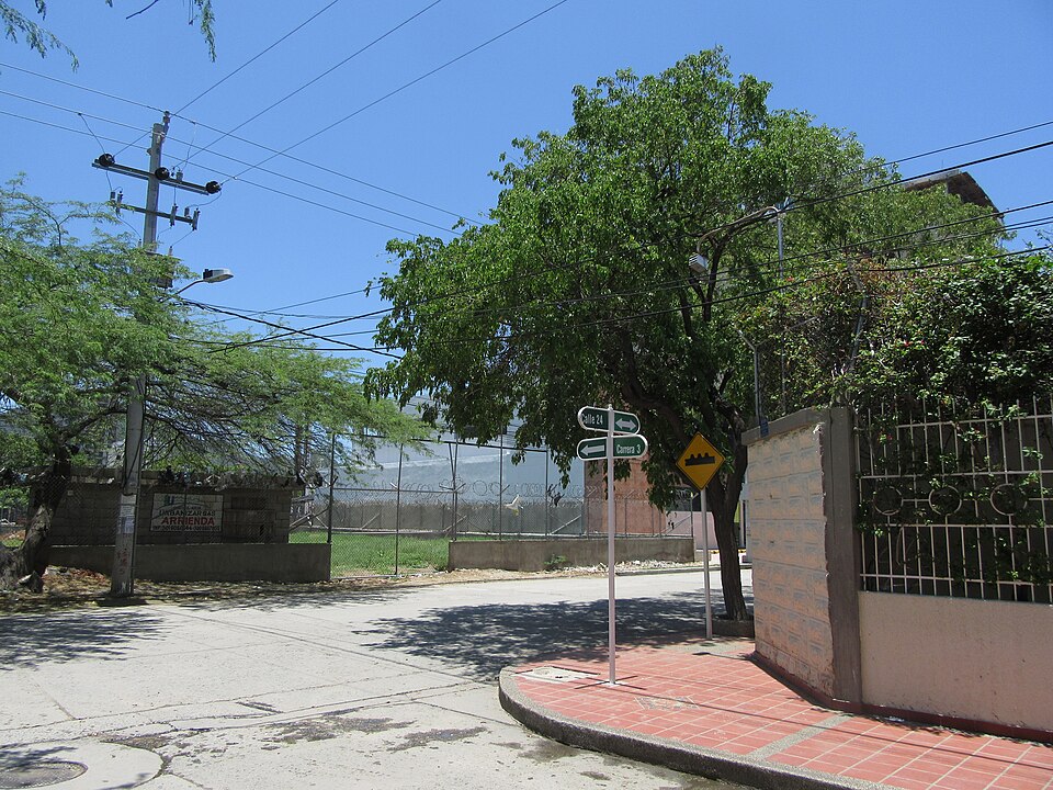 Santa Marta — manufacturer and distributor portals for local businesses