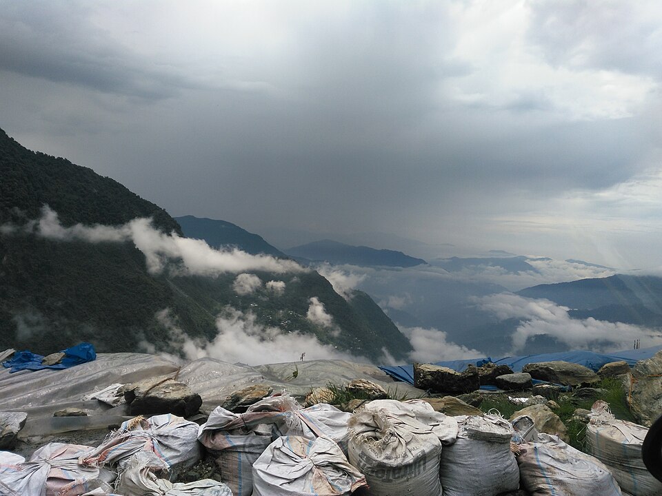 Ravangla — local market for custom e-commerce platforms