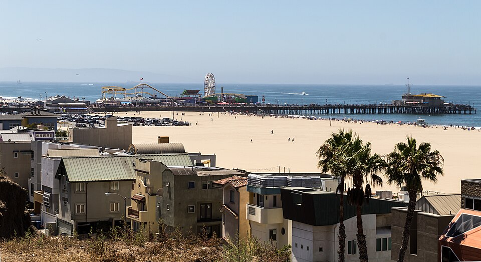 Santa Monica — local market for B2B and wholesale portals