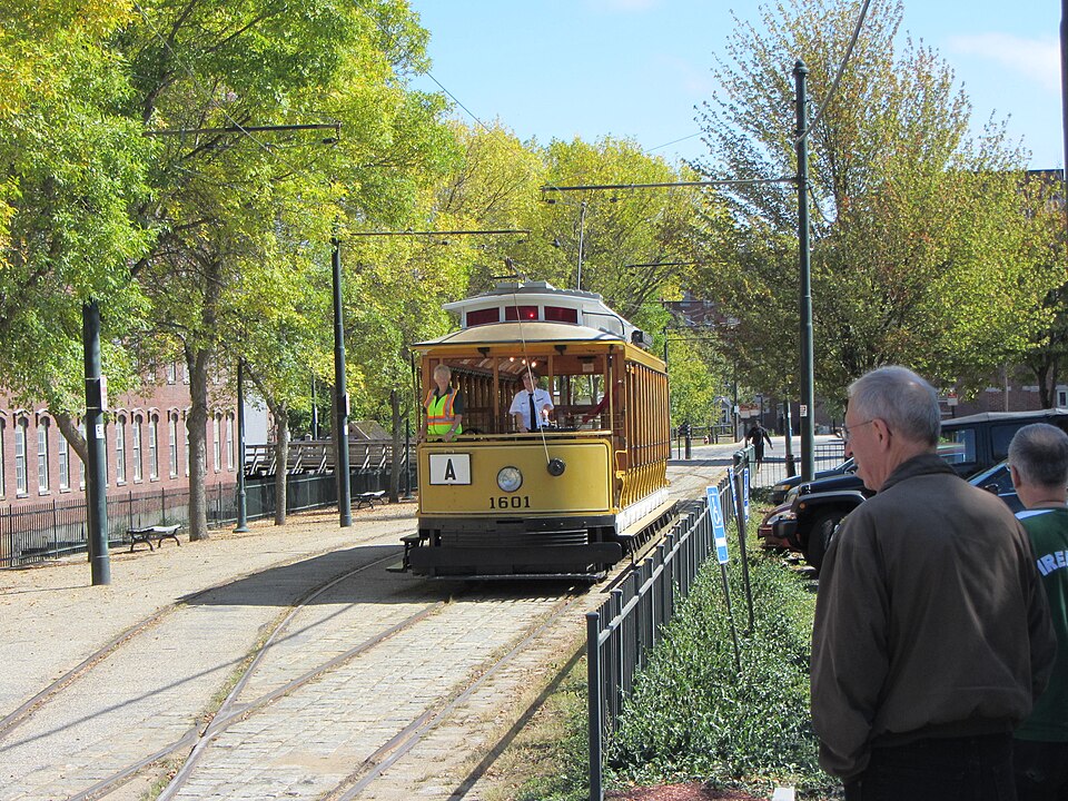 Lowell — local market for multi-vendor marketplaces
