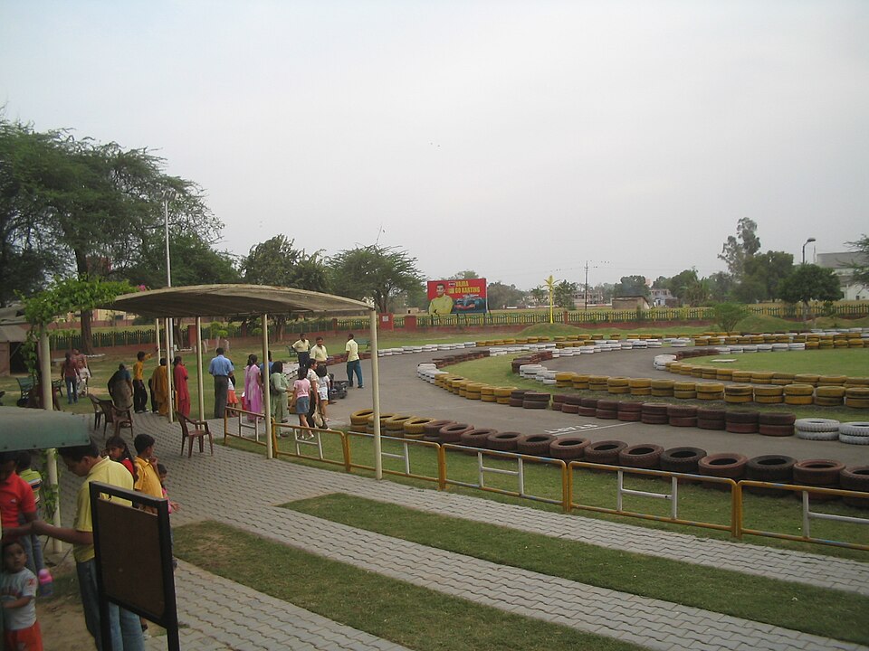 Jalandhar — international and multi-region stores for local businesses