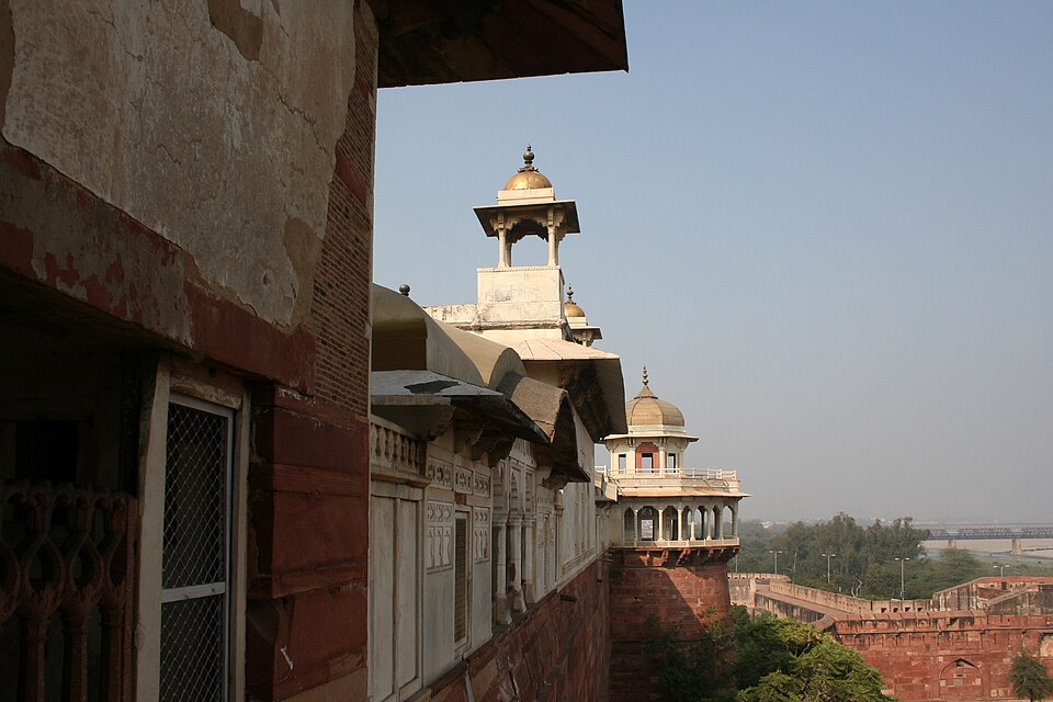 Agra — international and multi-region stores for local businesses