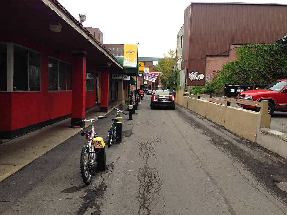 Syracuse — international and multi-region stores for local businesses