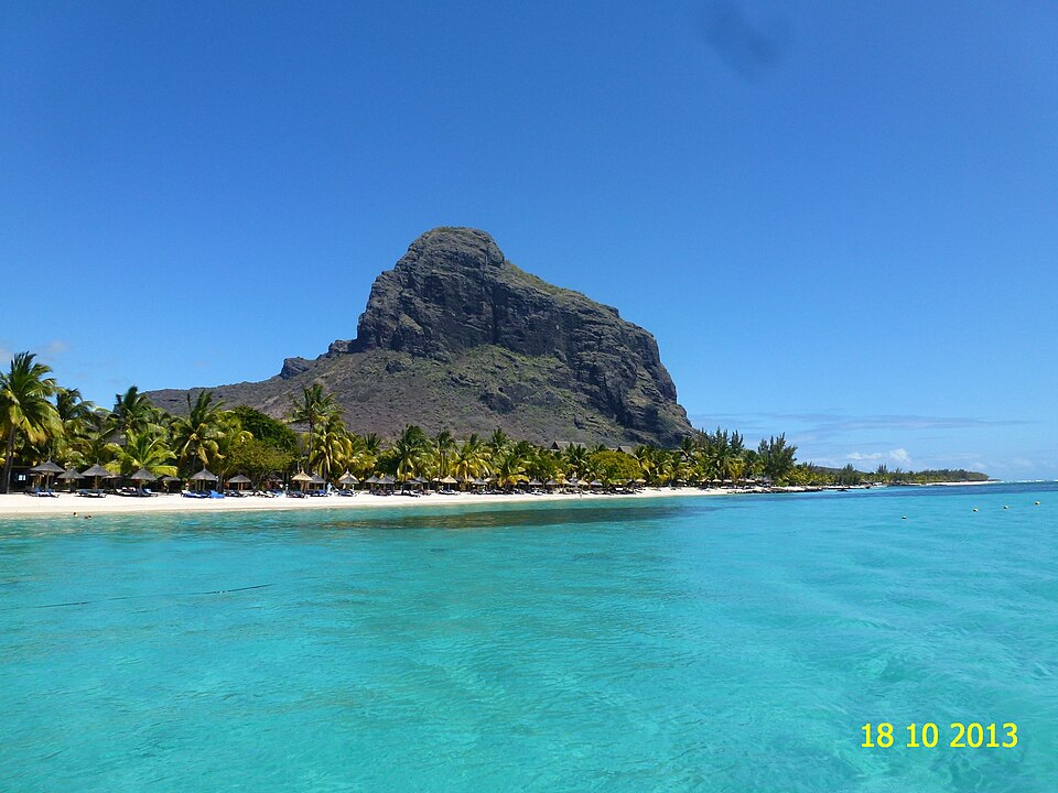 Mauritius — international and multi-region stores for local businesses