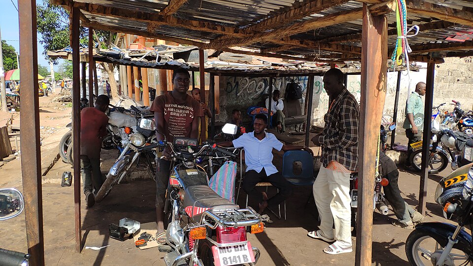 Brikama — local market for B2B and wholesale portals