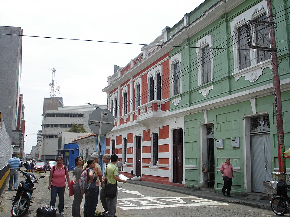 Bogotá — local market for international and multi-region stores