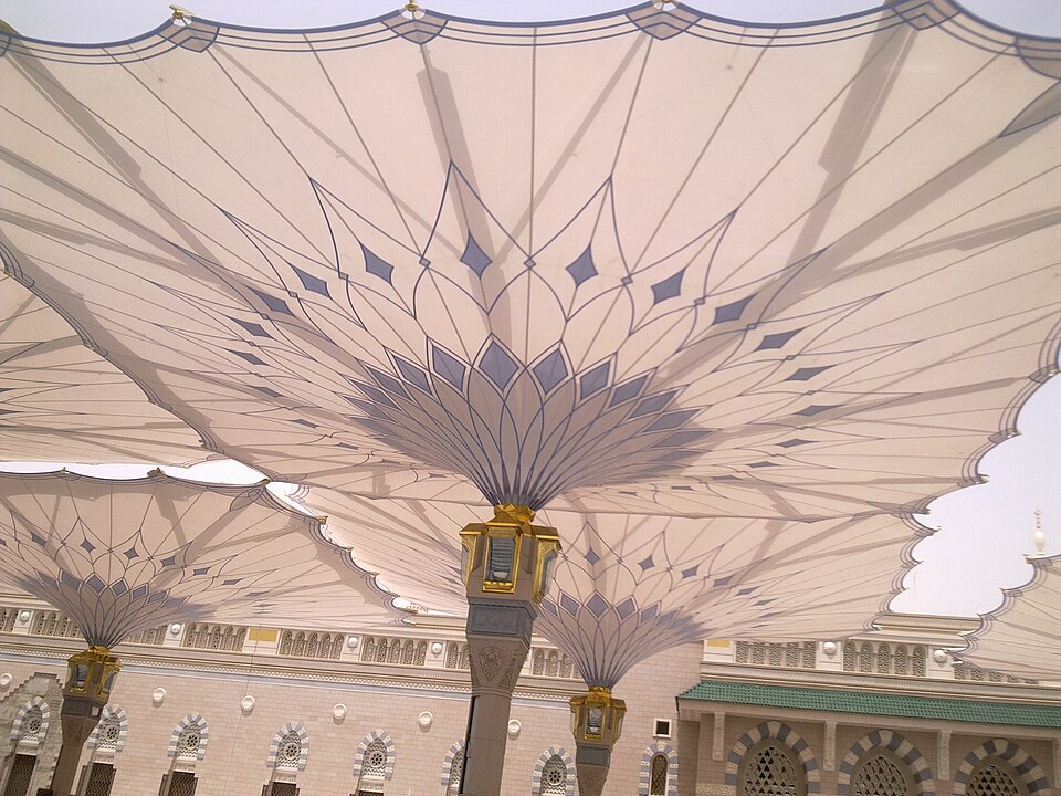 Makkah — local market for mobile commerce apps