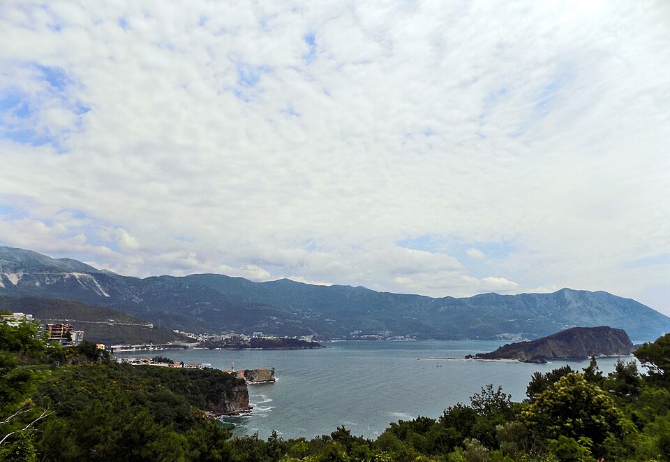 Budva — local market for mobile commerce apps