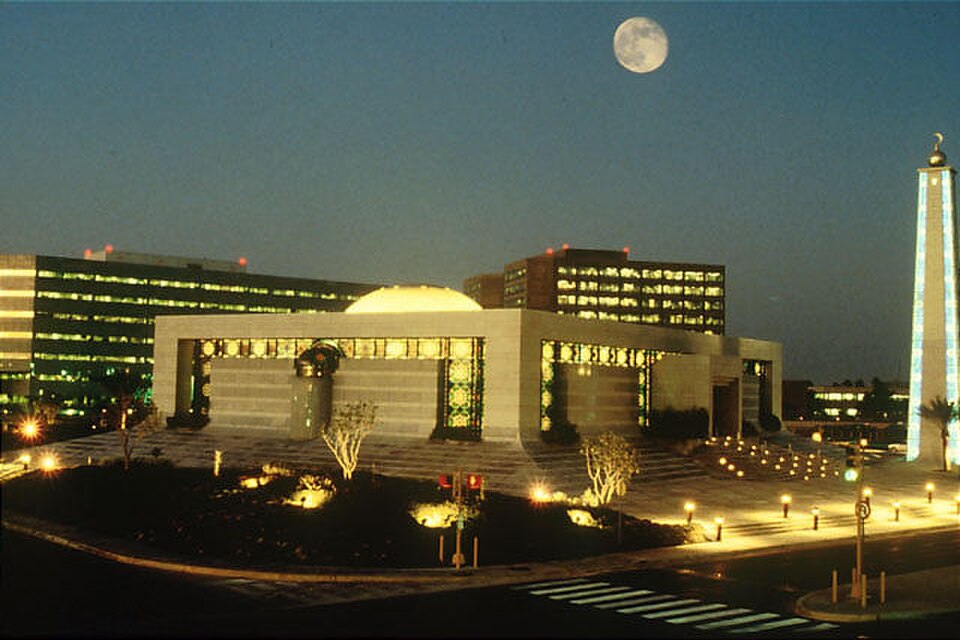 Dhahran — local market for online stores