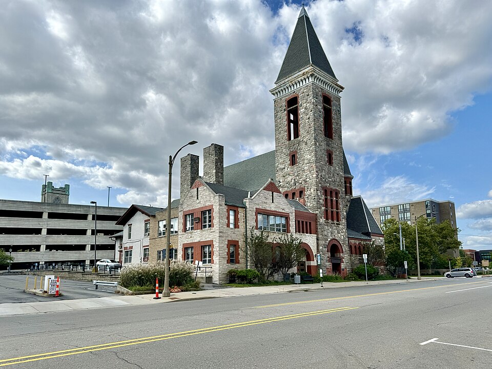 Lansing — local market for multi-vendor marketplaces