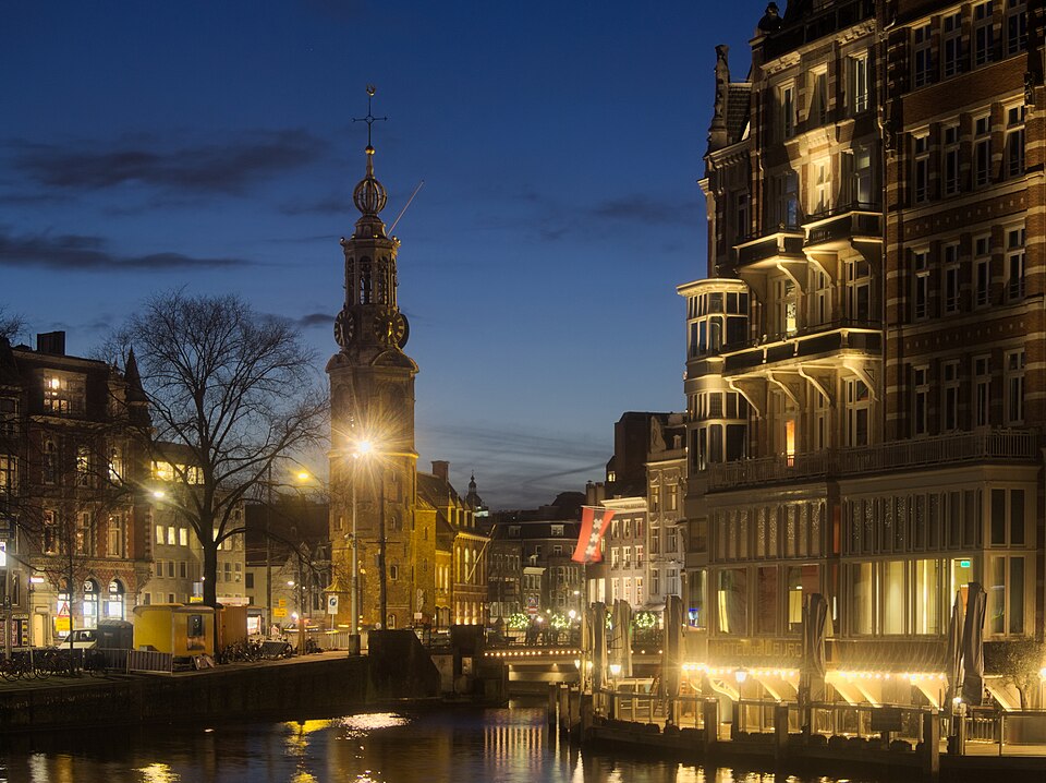 Amsterdam — local market for custom e-commerce platforms