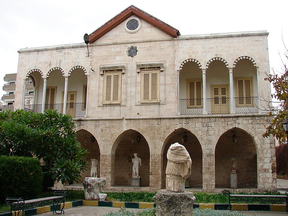 Latakia — local market for mobile commerce apps